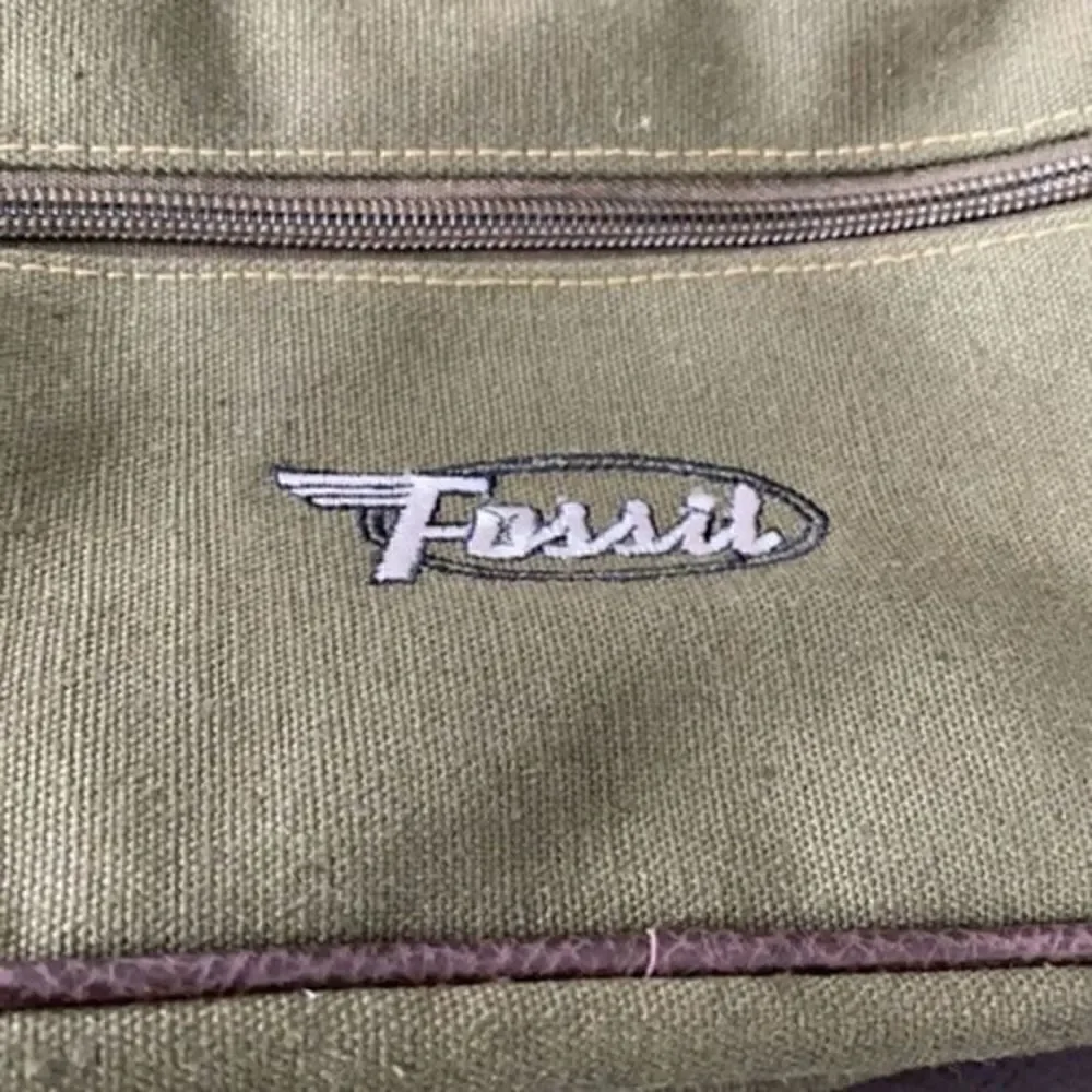 NWT Fossil Dark Green Mens Toiletry Travel Bag​​